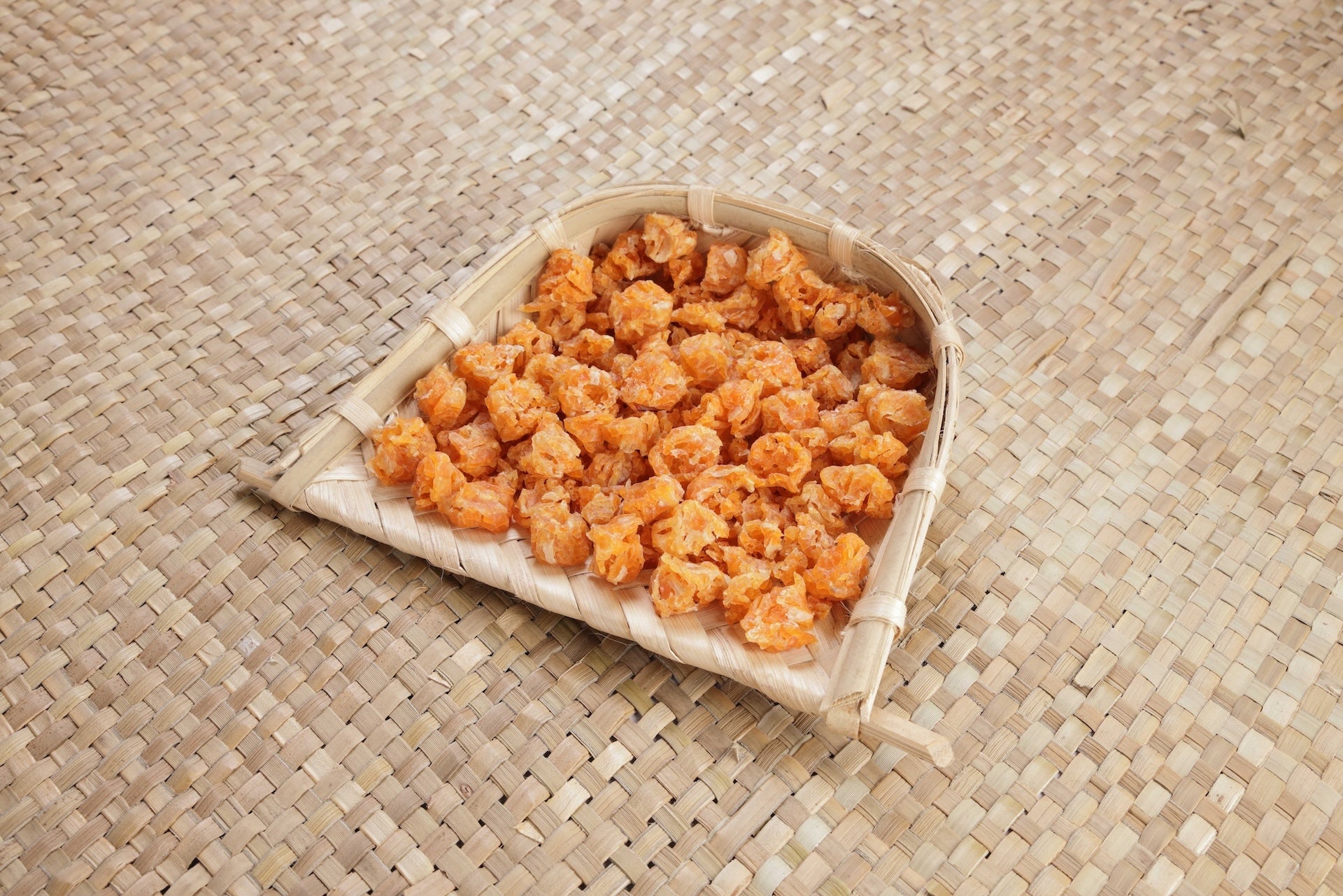 Kalpathy Store Karuvadam/ Arikondattam Onion – Sun-Dried Rice Crackers with Onion, 200g